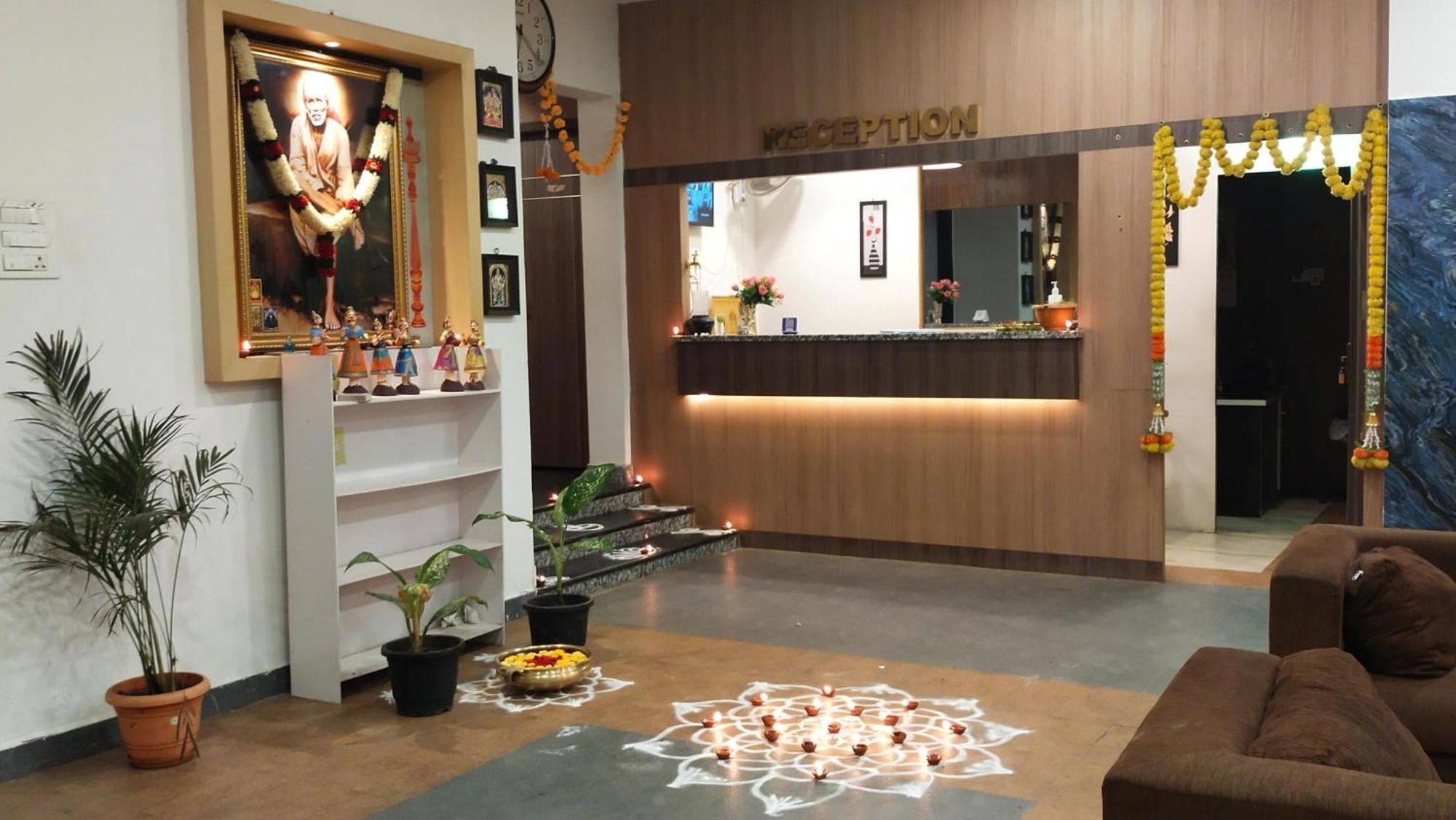 Hotel Rk - Temple Stay Тханджавур Екстер'єр фото